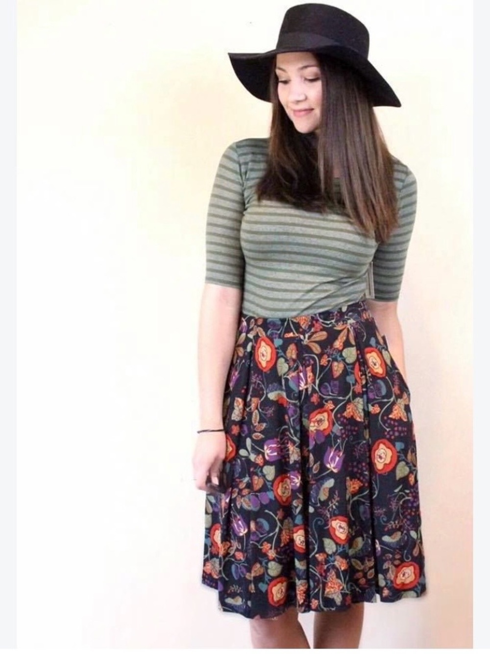 LuLaRoe Navy Floral Circle Skirt with Multicolor Blooms with large pockets